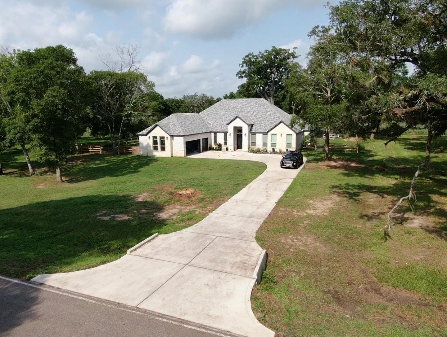 21611 Chenango Lake Drive Angleton TX 77515