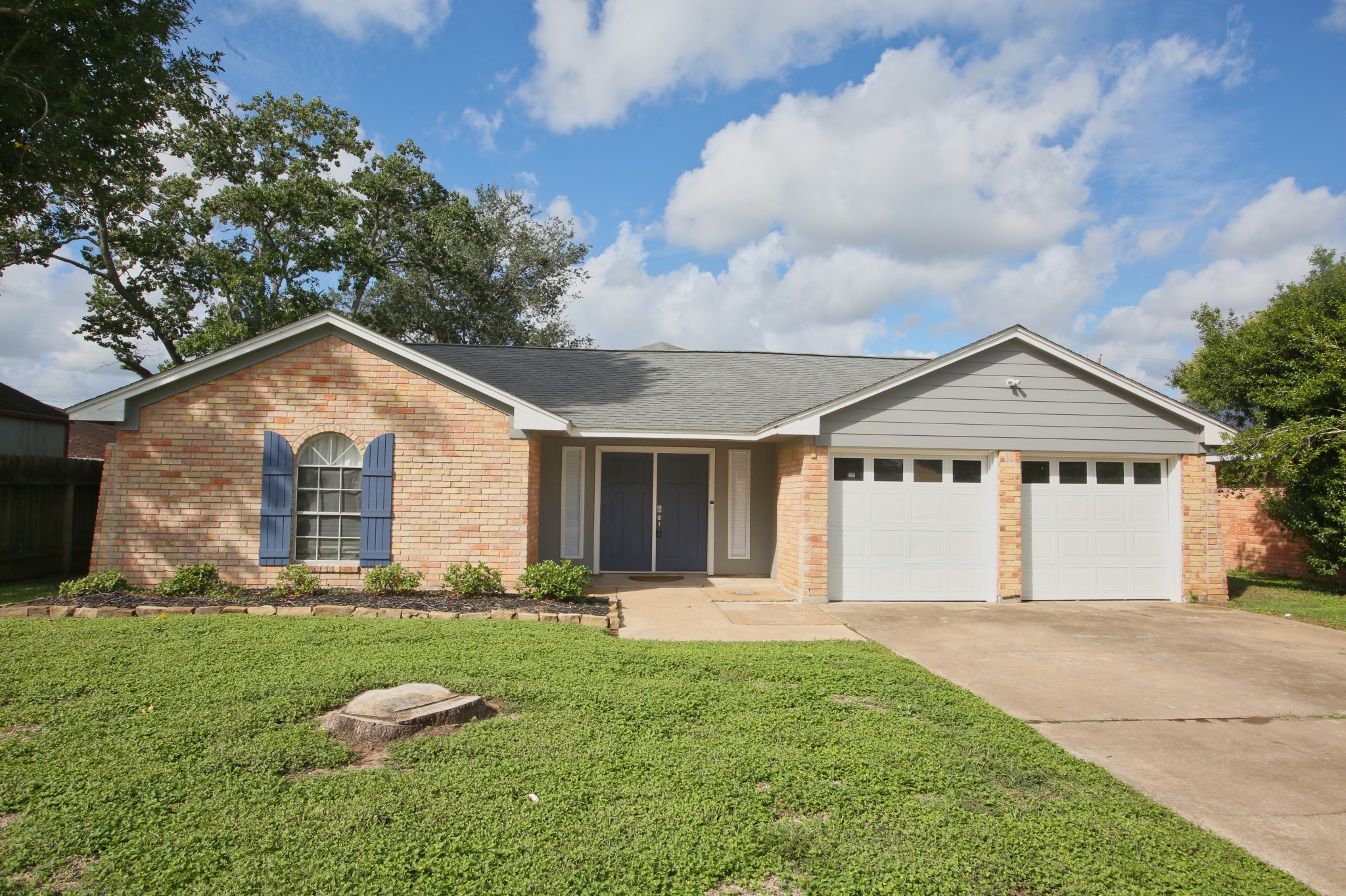 2817 N Remington Drive Angleton TX 77515