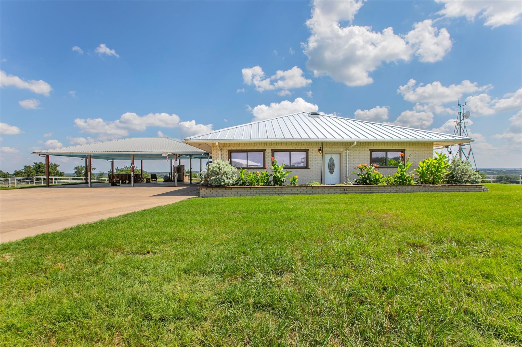 5805 County Road 301 Jonesboro TX 76538