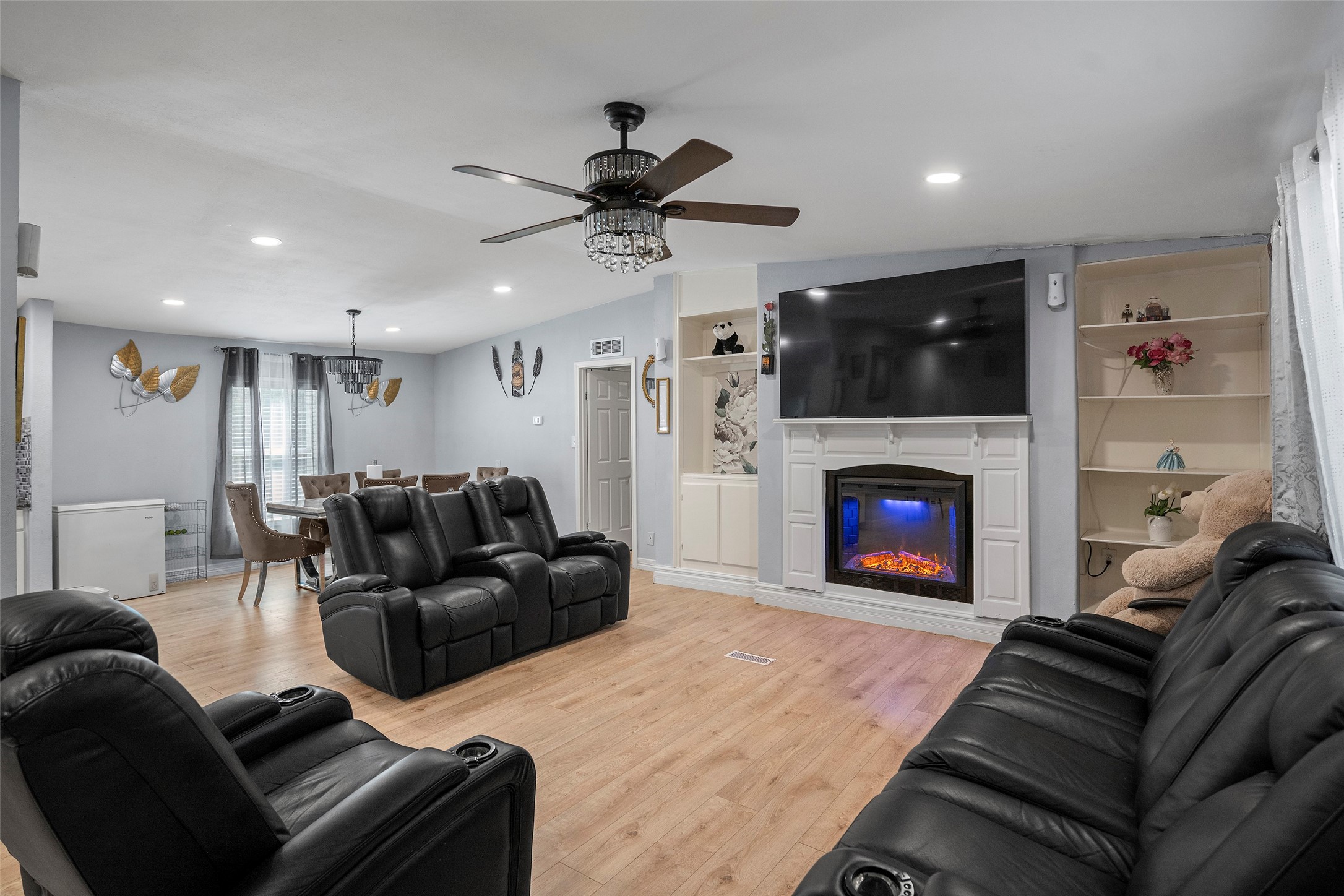 2061 Road 5100 Cleveland TX 77327