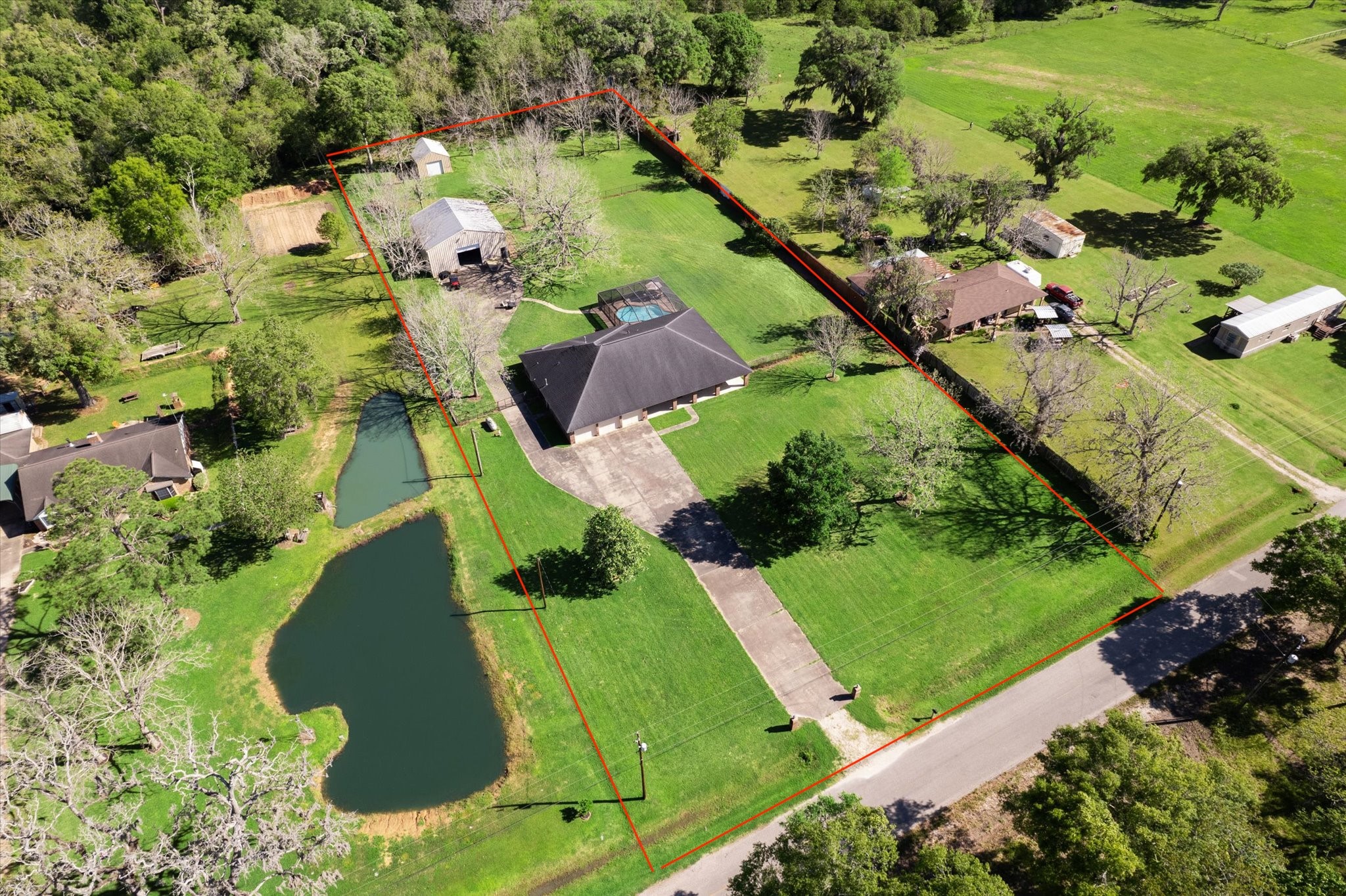5712 County Road 823 West Columbia TX 77486