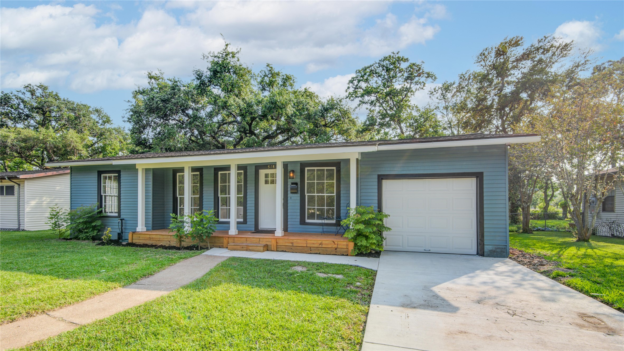 518 Azalea Street Lake Jackson TX 77566