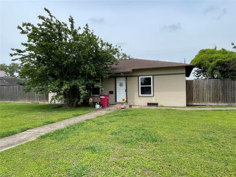 1422 W Broad Street Freeport TX 77541