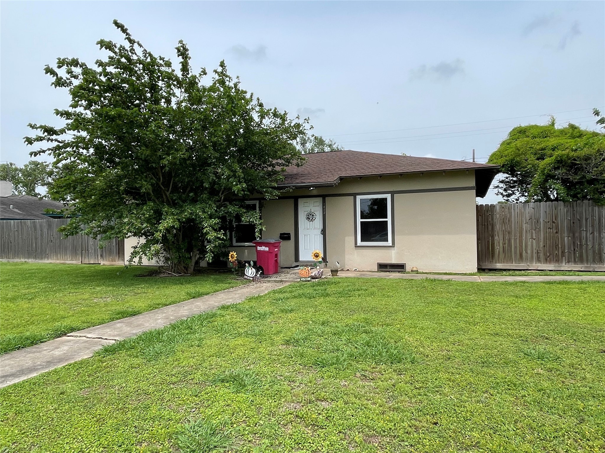 1422 W Broad Street Freeport TX 77541
