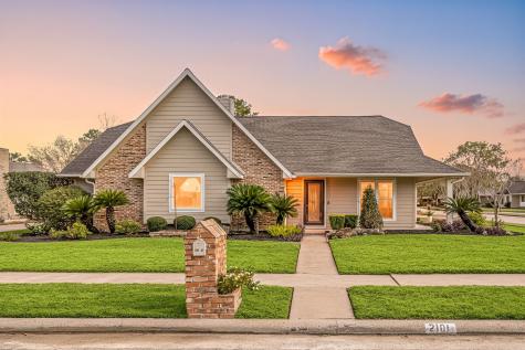 2101 Moss Creek Lane Pearland TX 77581