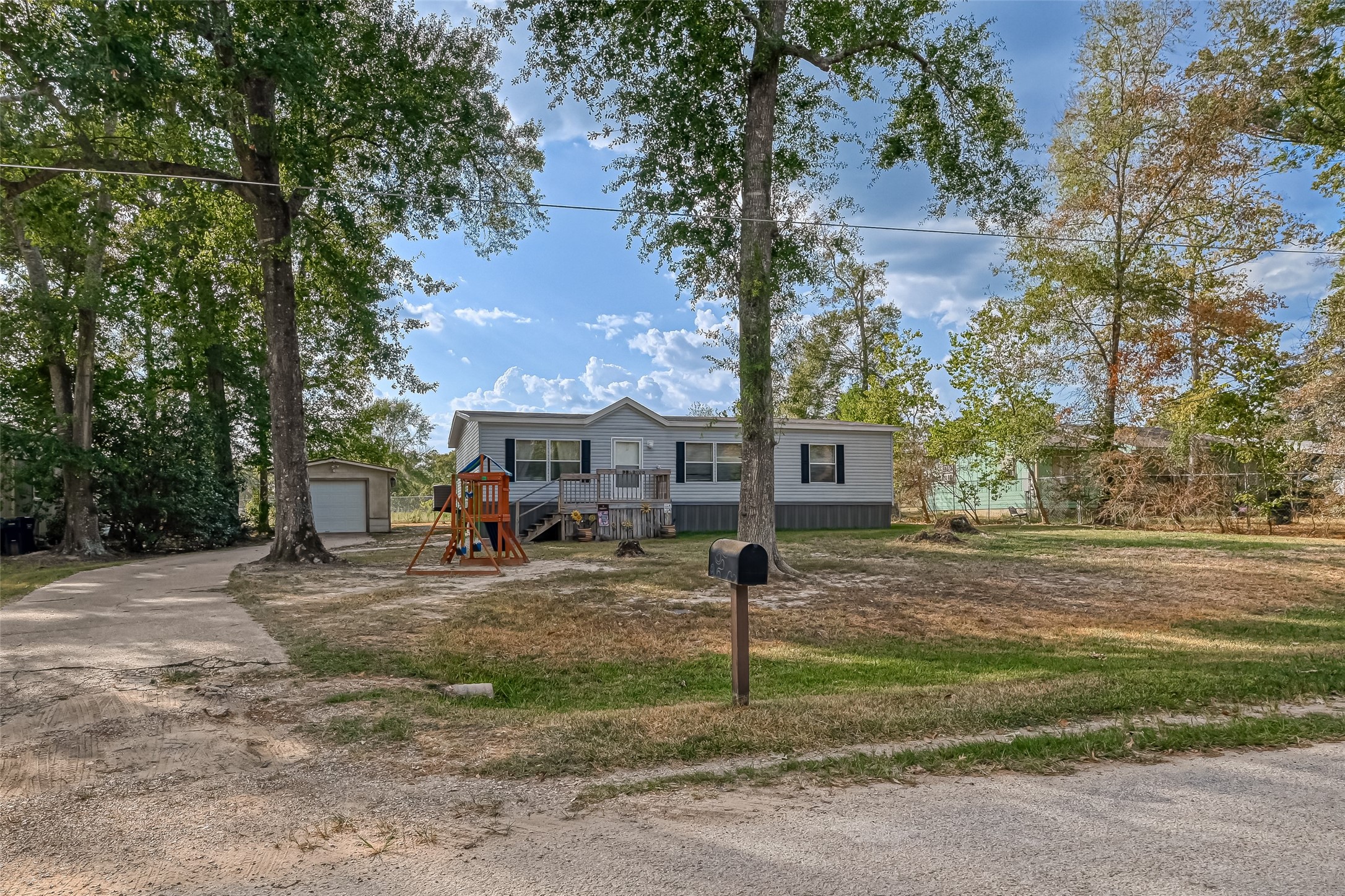 17498 Oak Hills Drive New Caney TX 77357