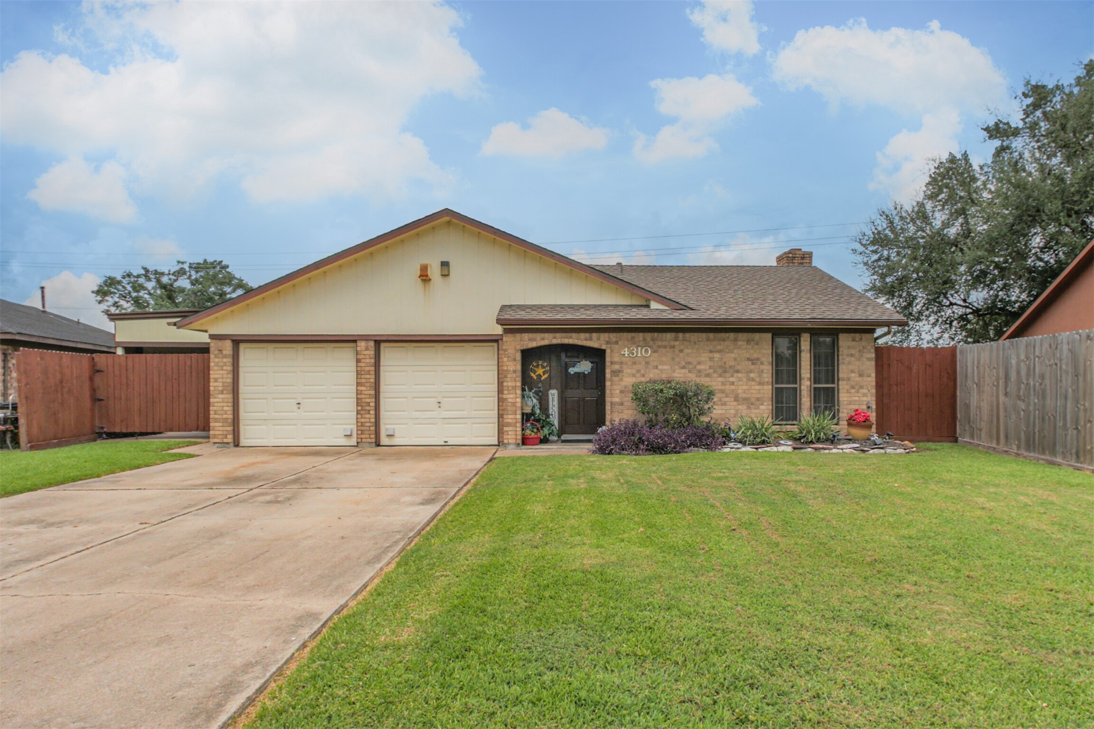 4310 Fairhill Street Pasadena TX 77505