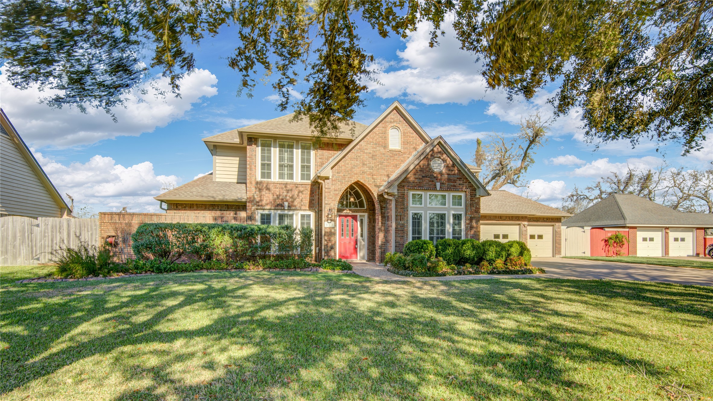 122 Juniper Street Lake Jackson TX 77566