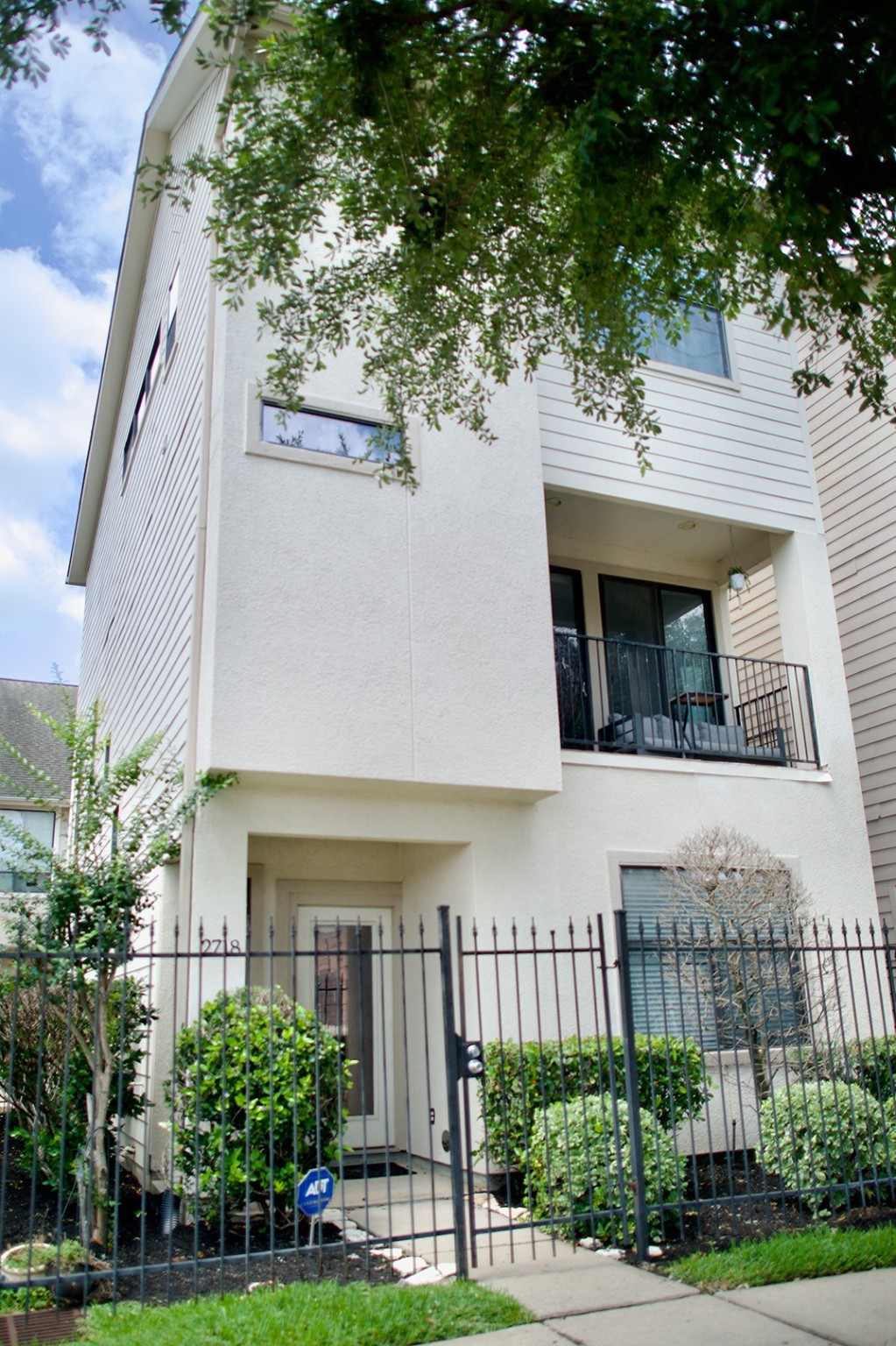 2718 Dallas Street Houston TX 77003