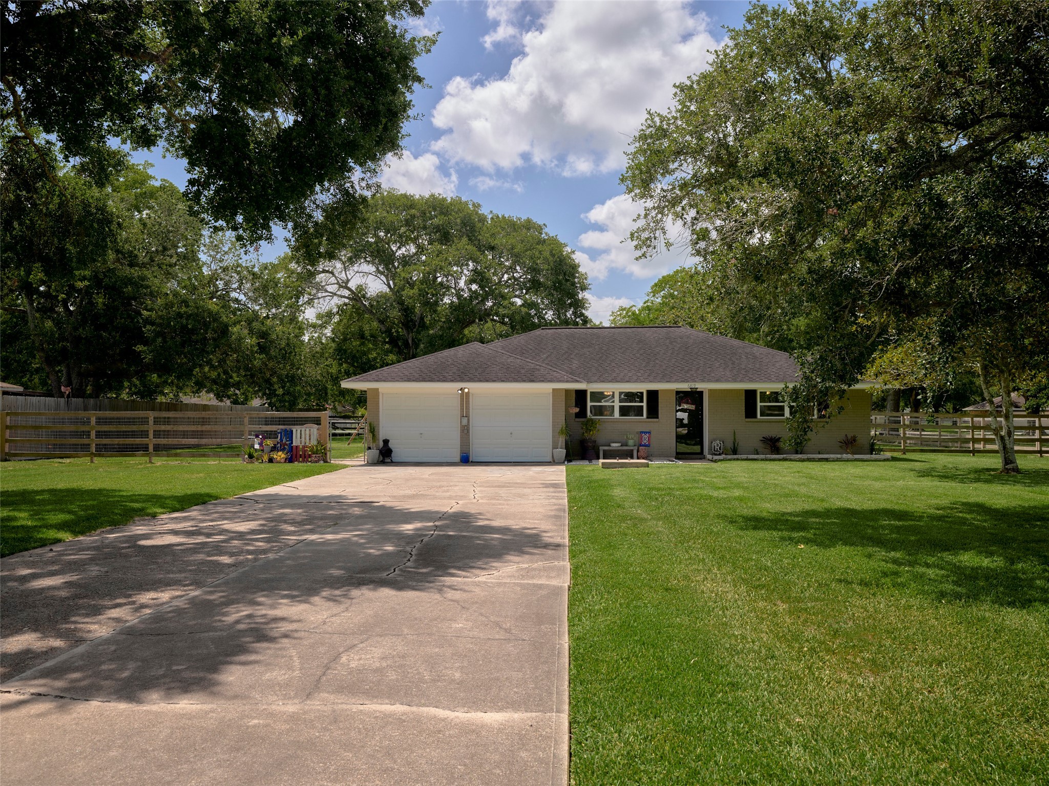 6819 Meadowlark Lane Alvin TX 77511