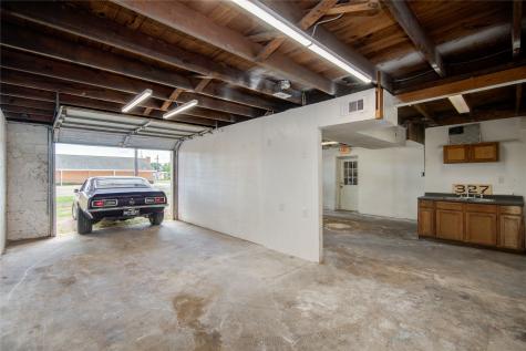 327 S Main Street Clute TX 77531