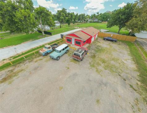 327 S Main Street Clute TX 77531