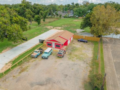 327 S Main Street Clute TX 77531