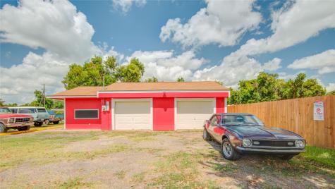 327 S Main Street Clute TX 77531