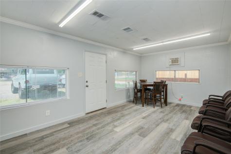 327 S Main Street Clute TX 77531