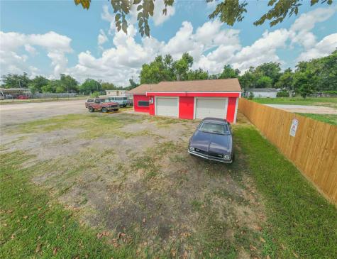 327 S Main Street Clute TX 77531