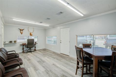 327 S Main Street Clute TX 77531