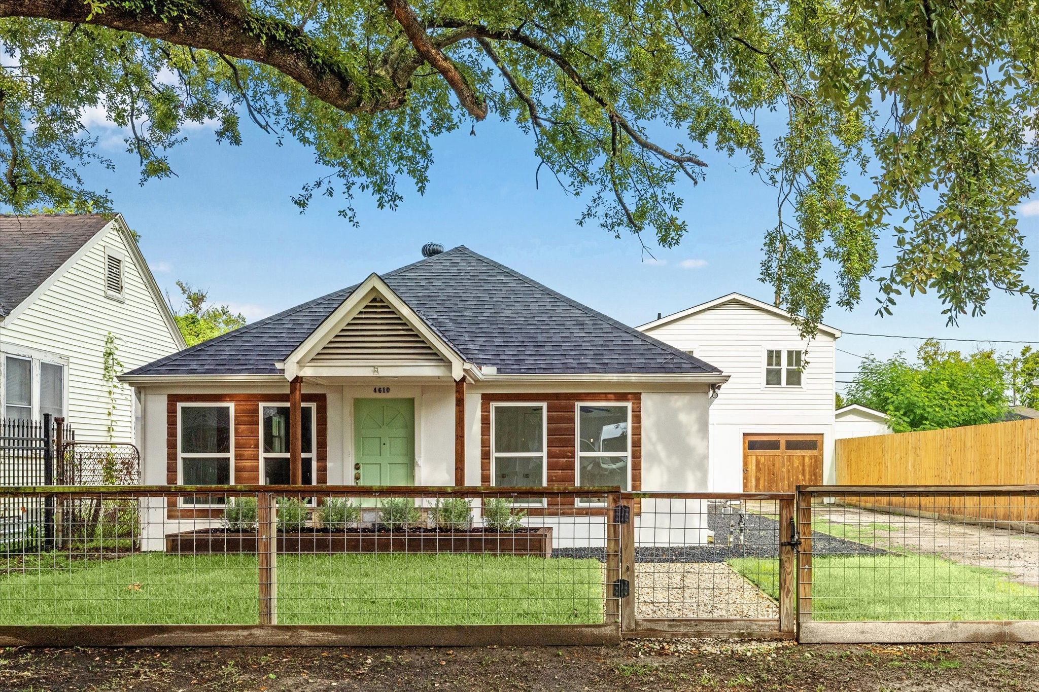 4610 Siegel Street Houston TX 77009