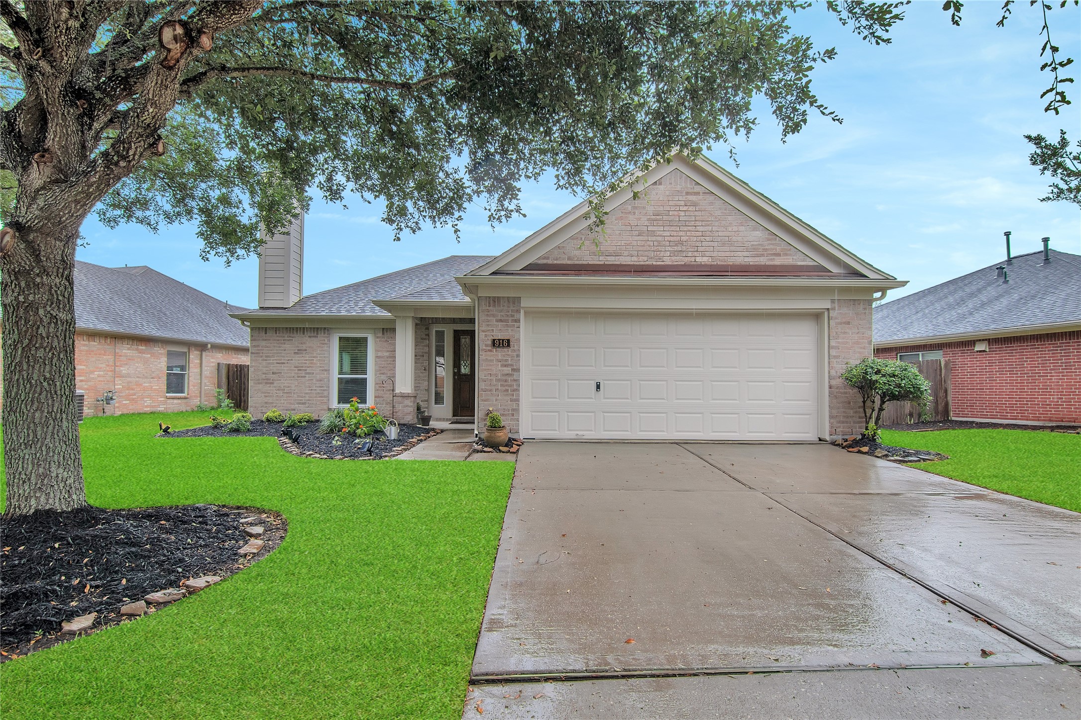 916 Bent Sail Lane League City TX 77573