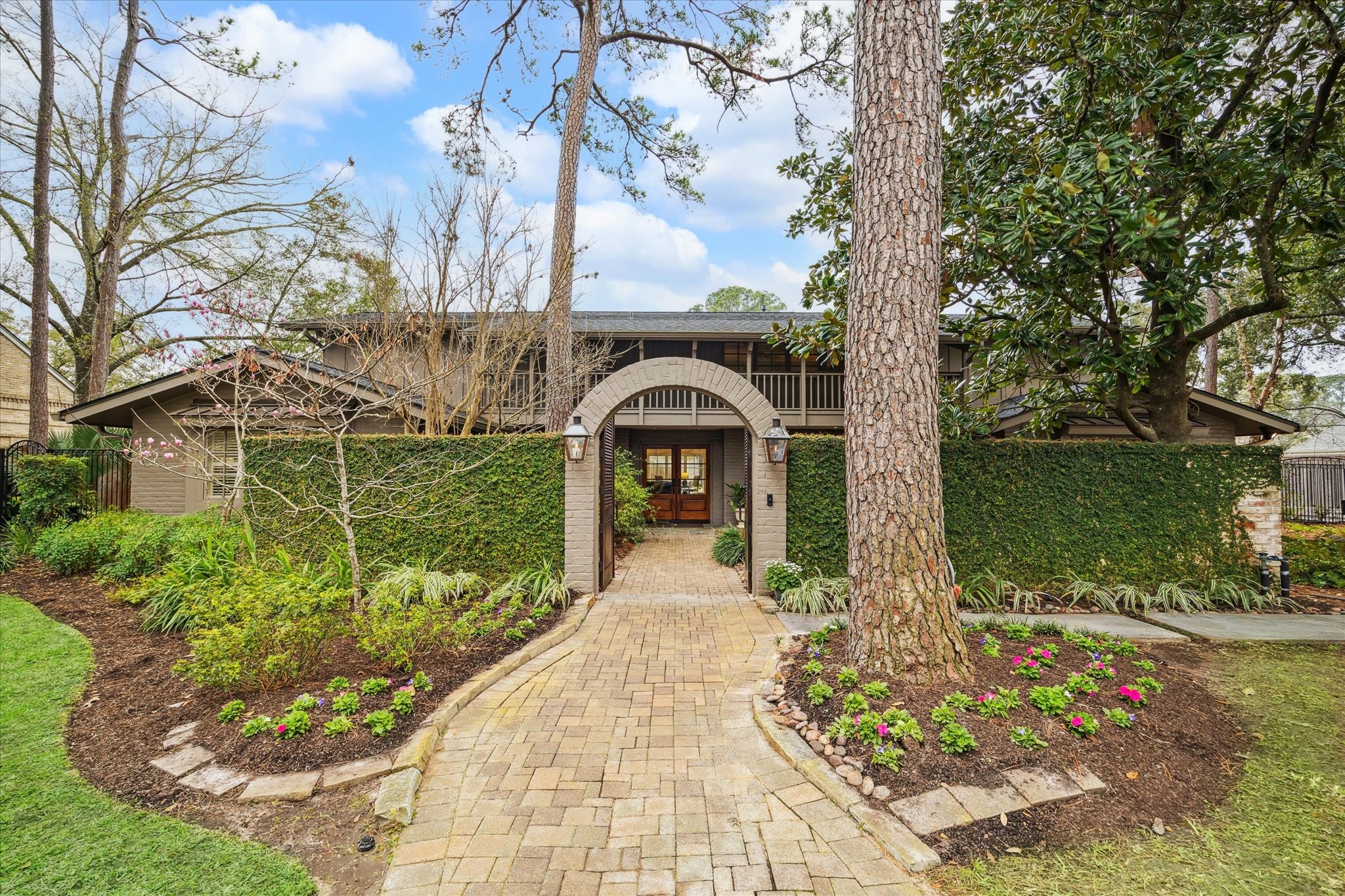 14 Inwood Oaks Drive Houston TX 77024