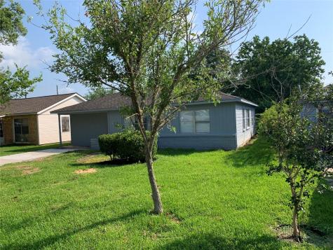 719 S Nugent Street La Porte TX 77571