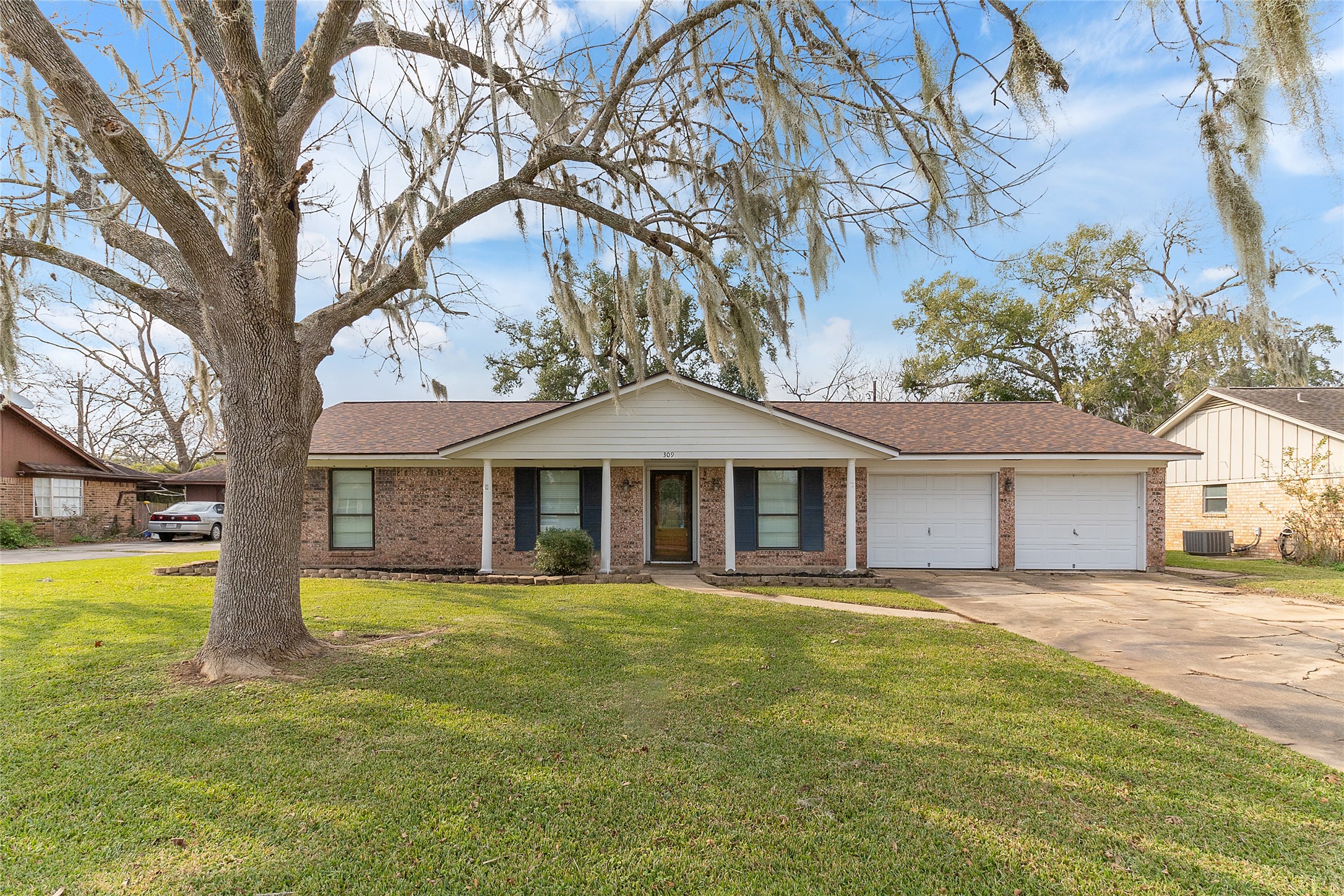 309 Petunia Street Lake Jackson TX 77566