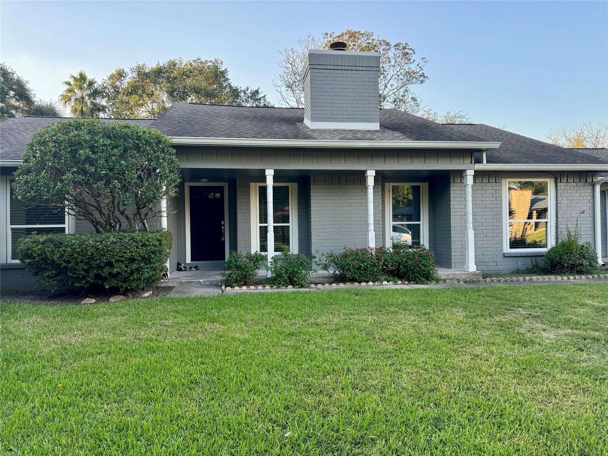 1207 W Castlewood Avenue Friendswood TX 77546