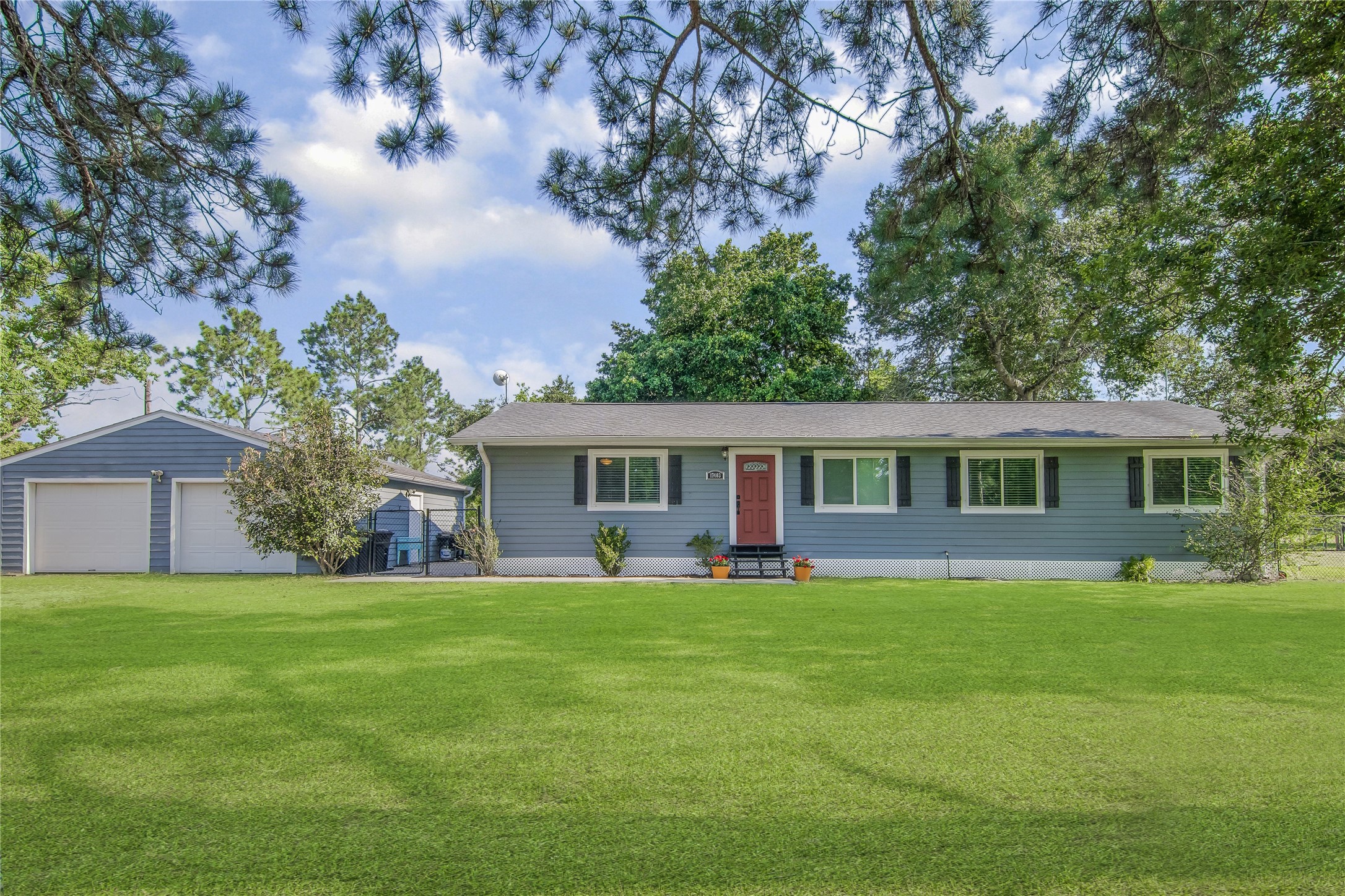 17403 F A A Road Alvin TX 77511