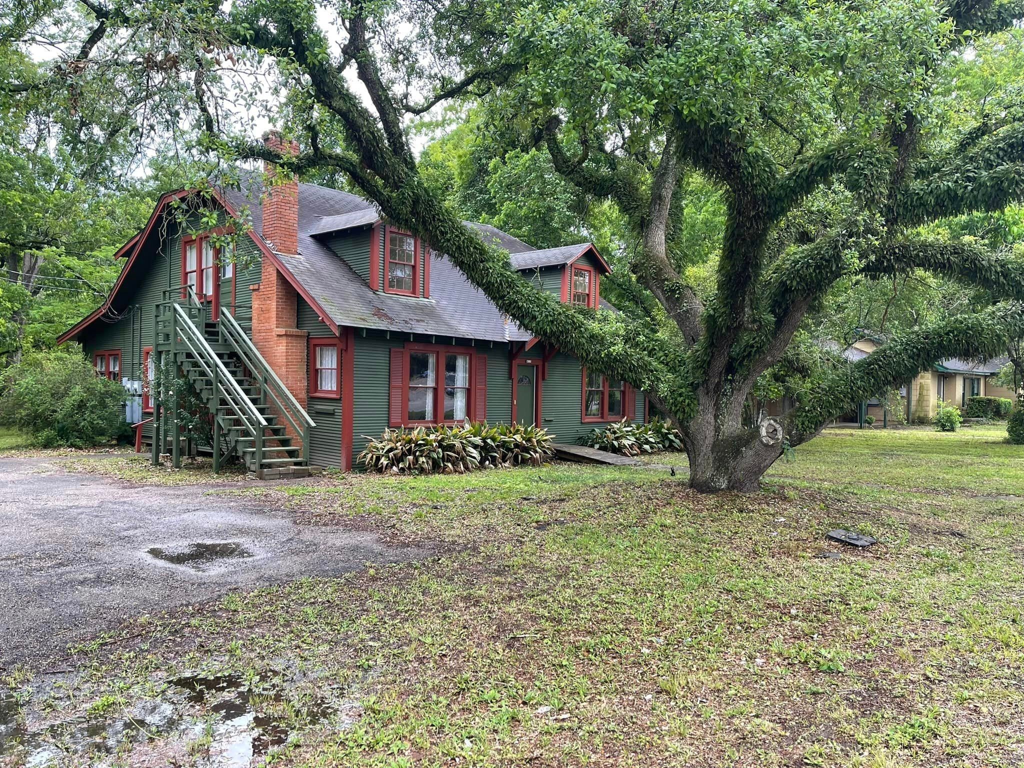 511 W Bluff Street Woodville TX 75979