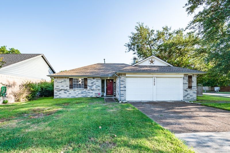 10849 E Idlewood Drive La Porte TX 77571