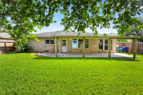 16738 Forest Bend Avenue Friendswood TX 77546