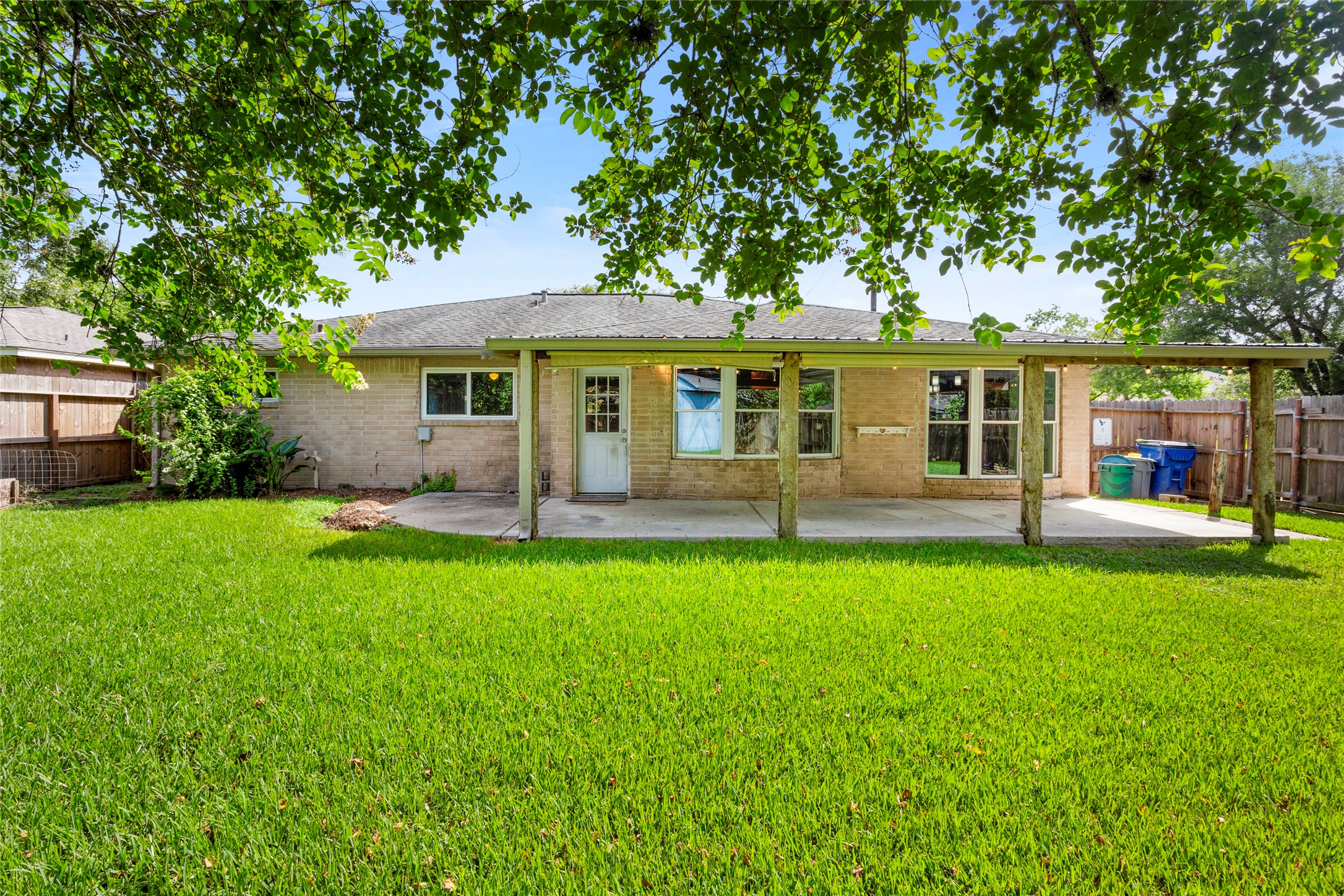 16738 Forest Bend Avenue Friendswood TX 77546