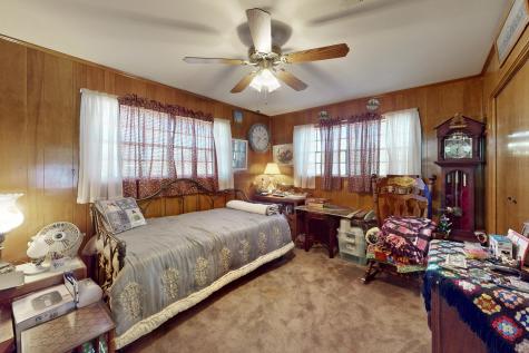 409 W Morgan Street Franklin TX 77856