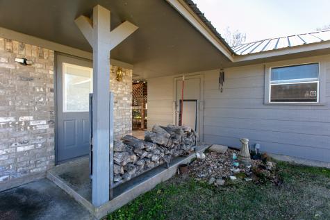 409 W Morgan Street Franklin TX 77856
