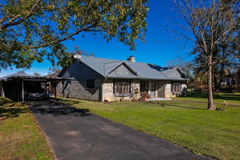 409 W Morgan Street Franklin TX 77856