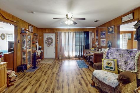 409 W Morgan Street Franklin TX 77856