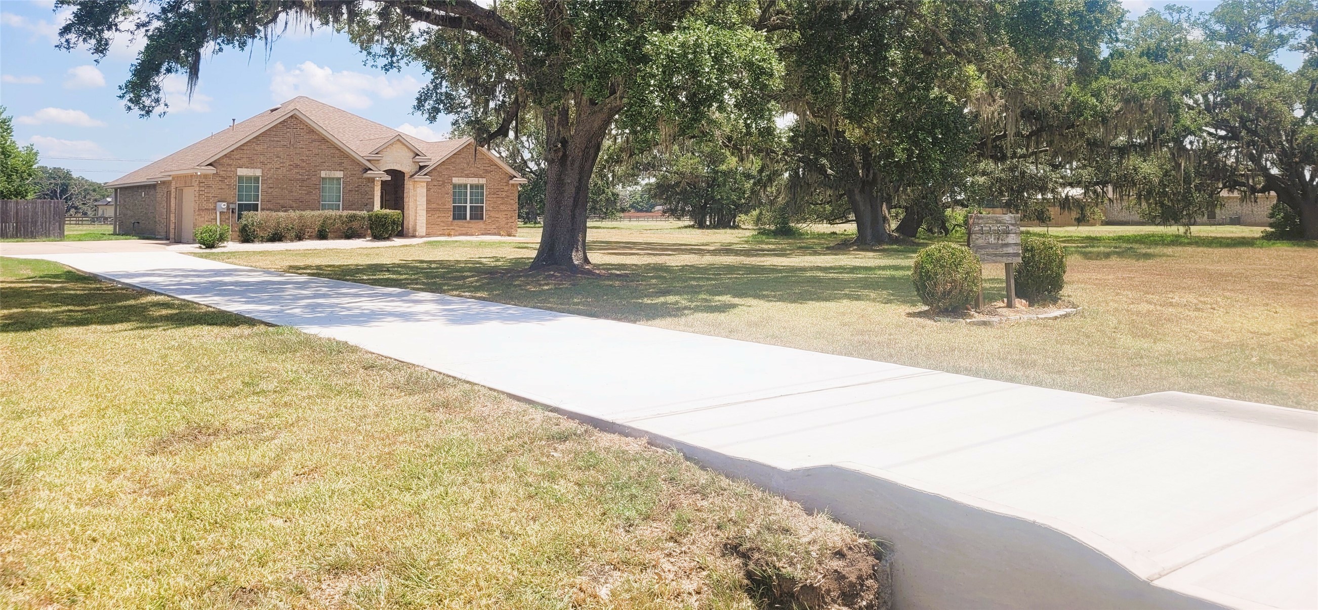 1132 Quarter Horse Trail Angleton TX 77515