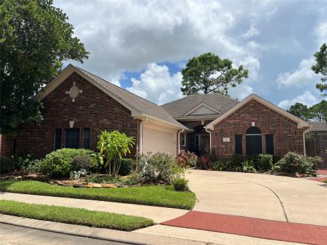 417 Forest Pines Court Friendswood TX 77546