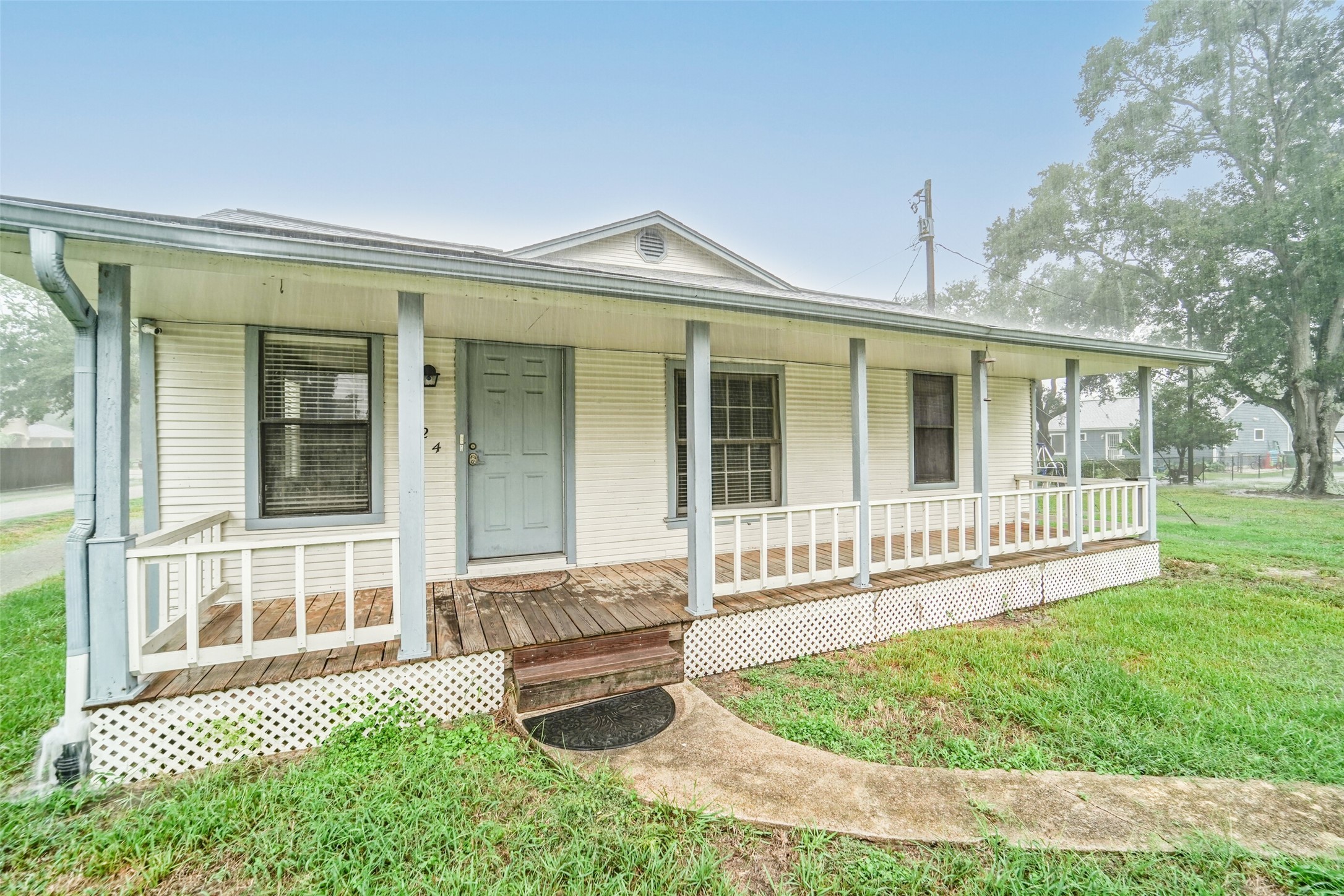 1224 N Valderas Street Angleton TX 77515