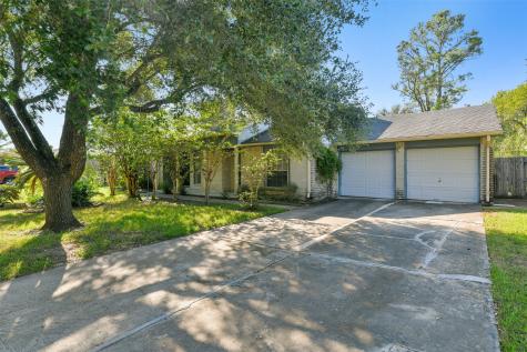 1303 Frontier Lane Friendswood TX 77546