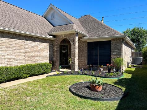 719 Redwood Bend Lane Pearland TX 77584
