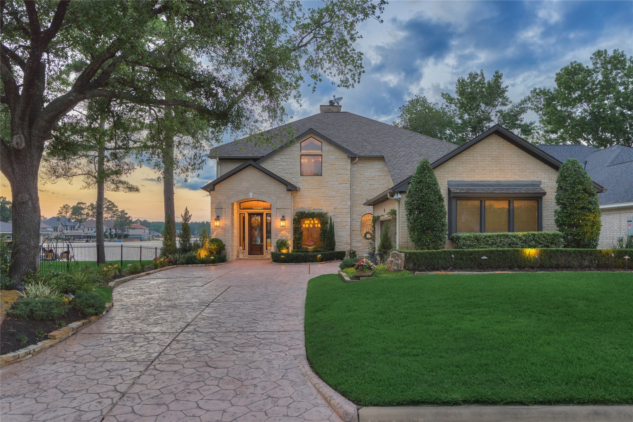 61 Sarasota Circle N Montgomery TX 77356