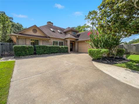 2447 Arrowsmith Court Pearland TX 77584