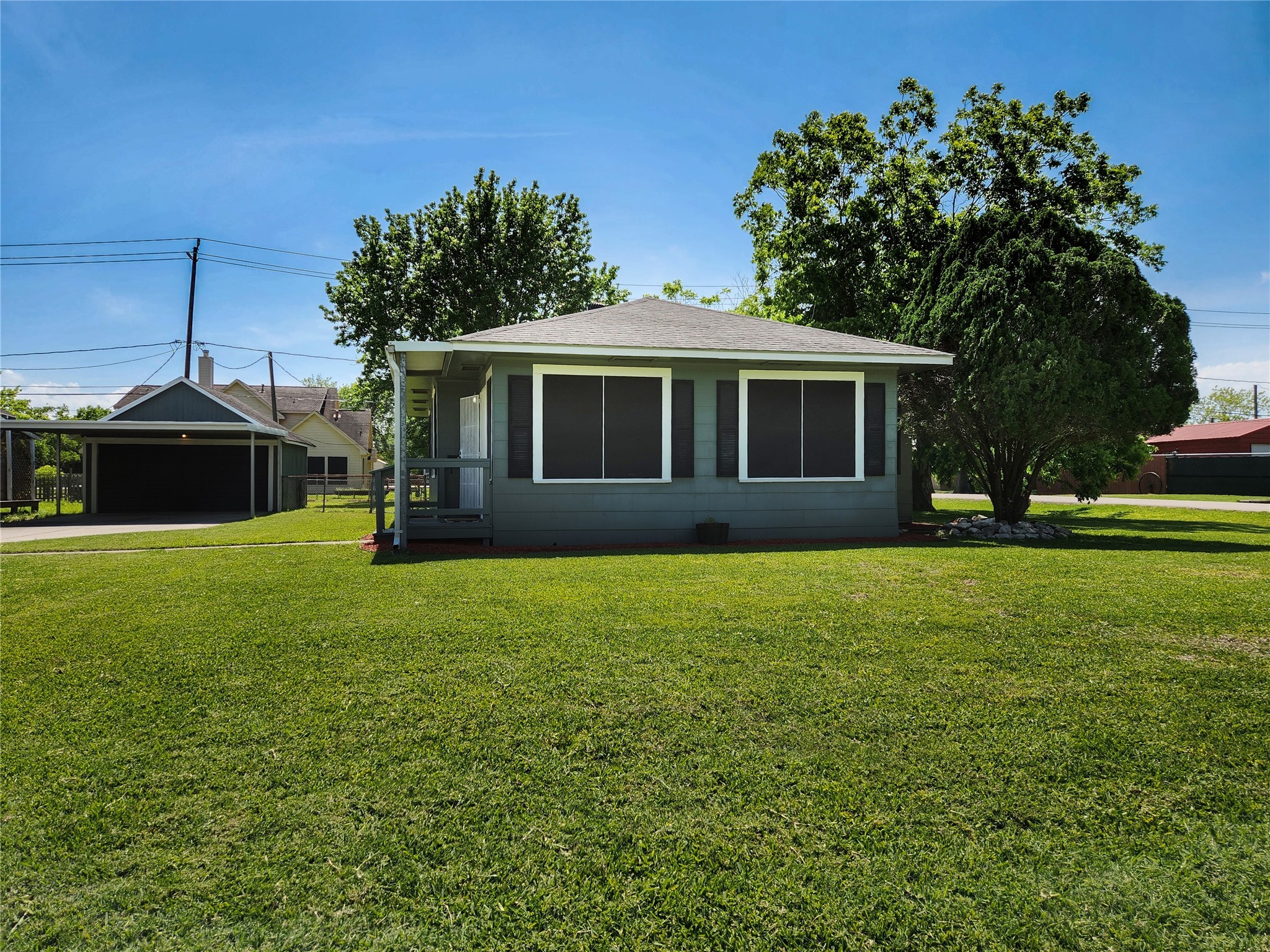 806 S Iowa Street La Porte TX 77571