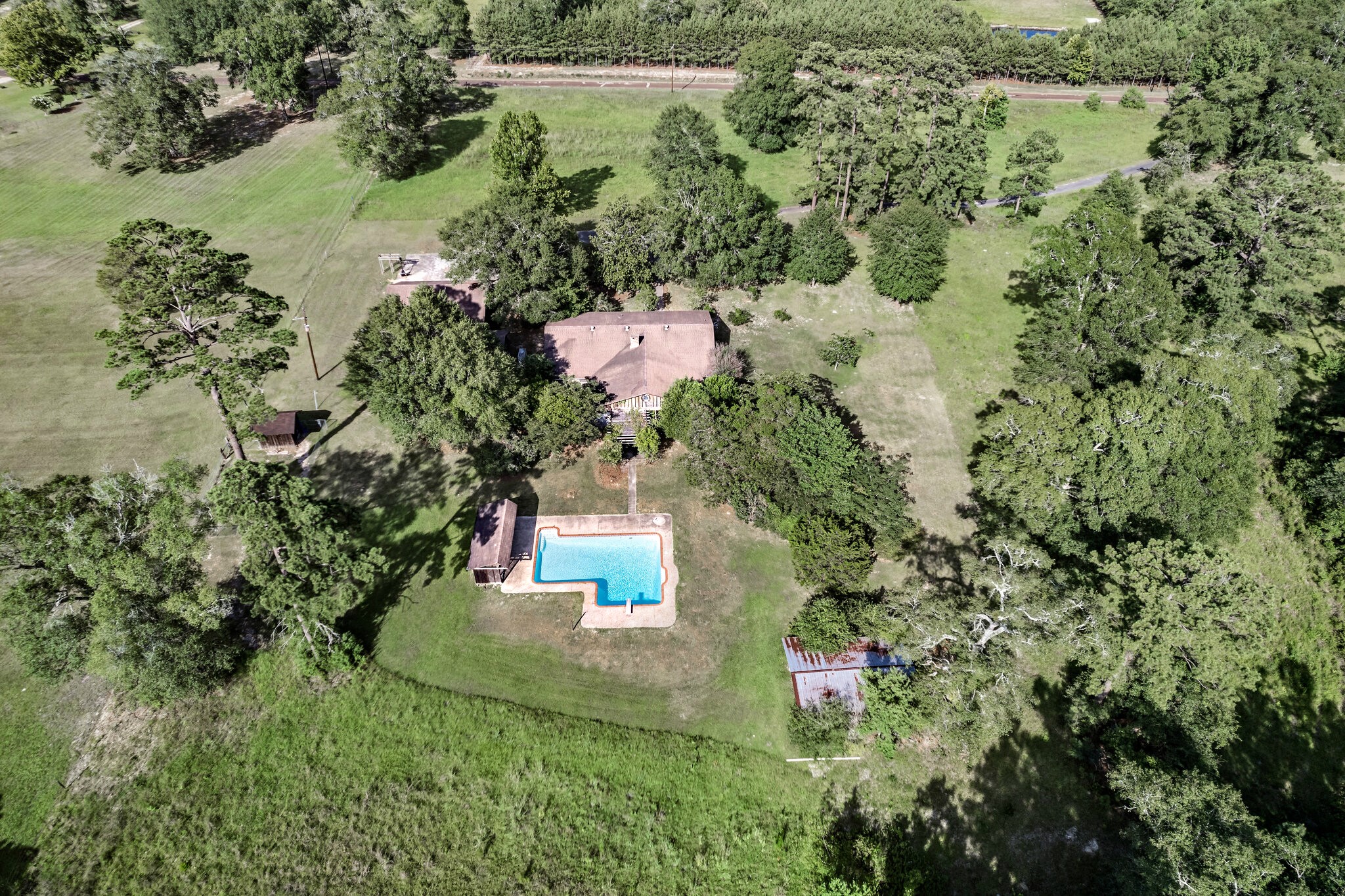 1743 County Road 1325 Warren TX 77664
