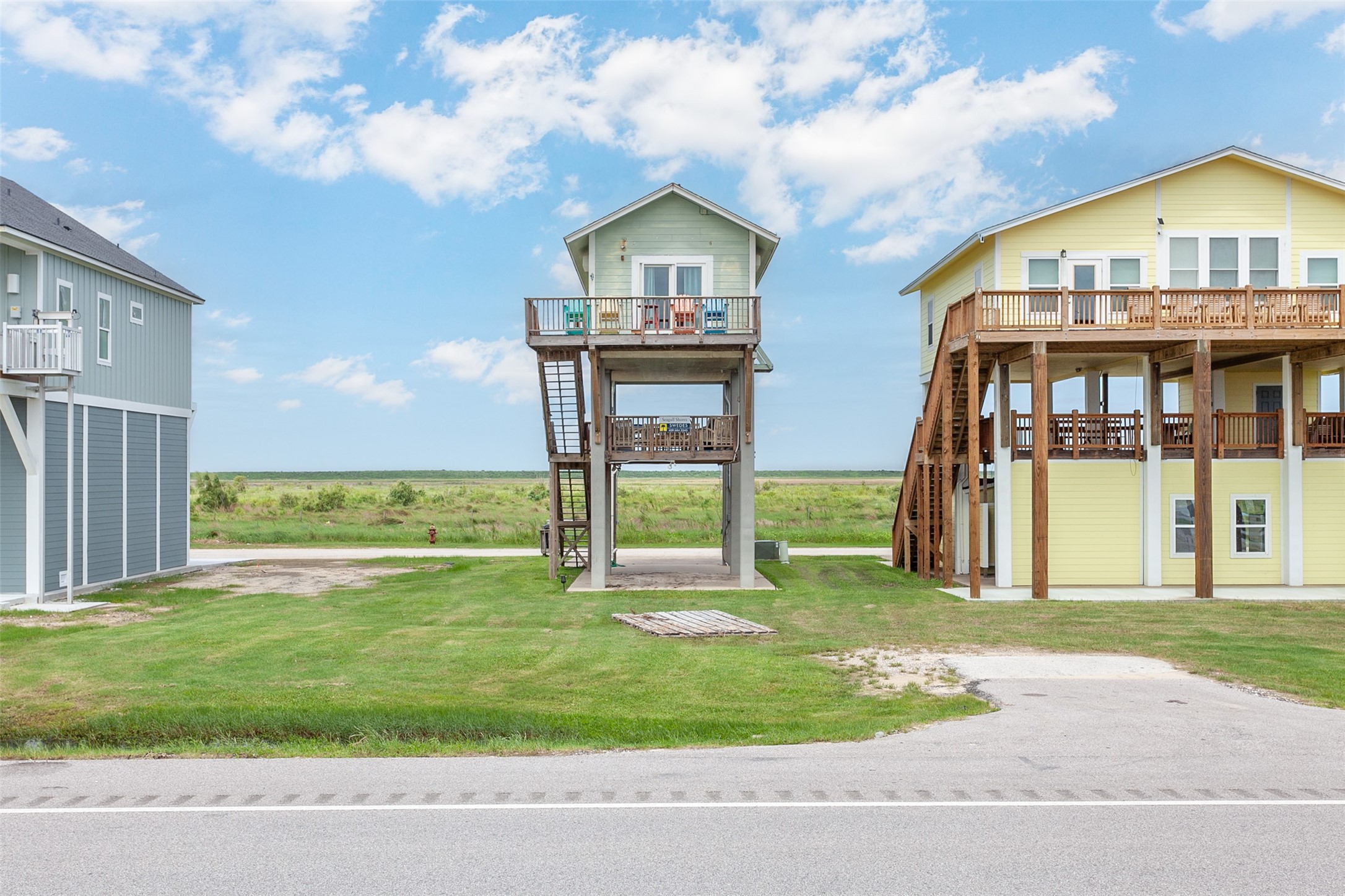 2433 Audubon Avenue Gilchrist TX 77617