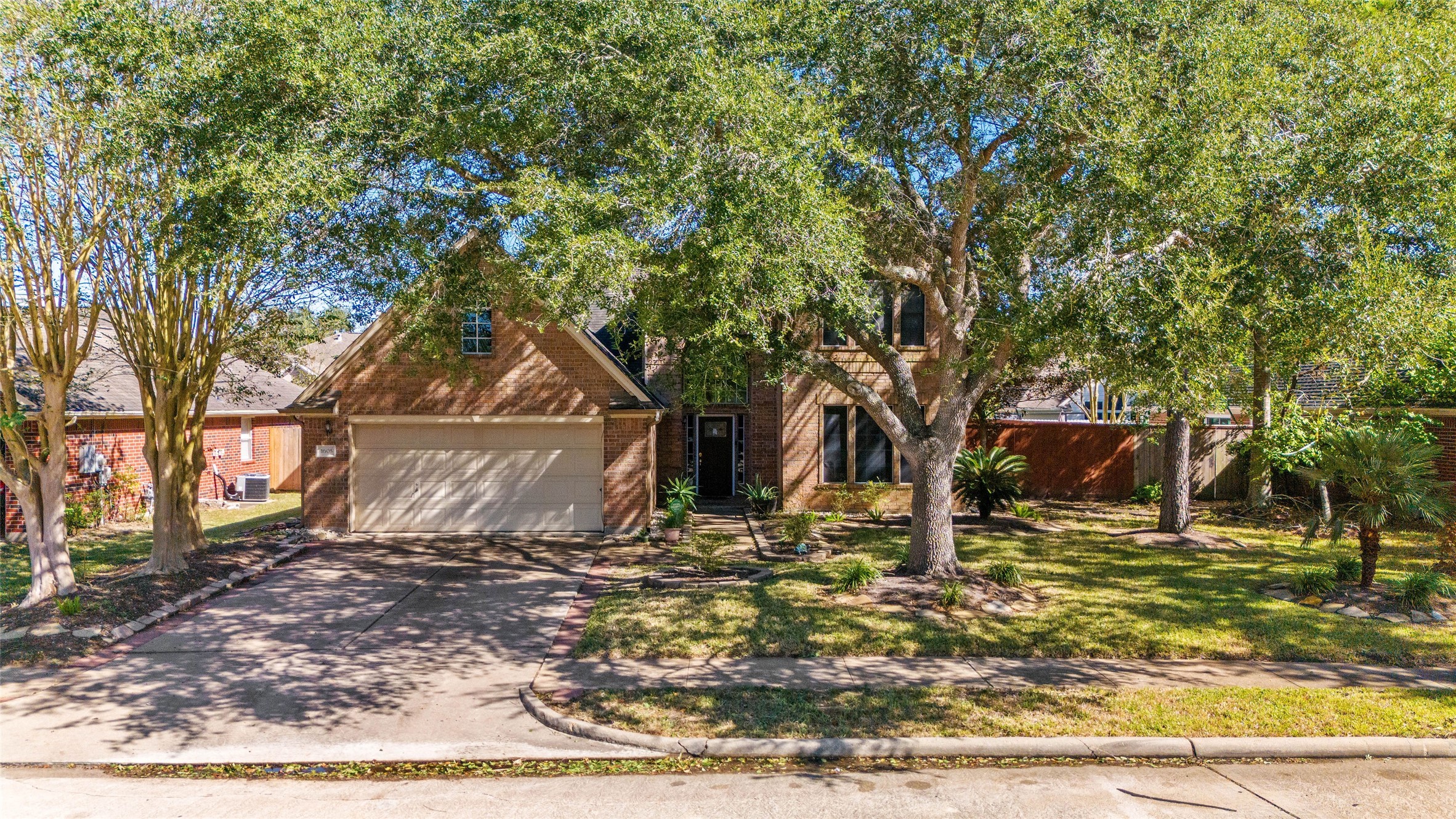 1605 Gatecreek Drive Pearland TX 77581