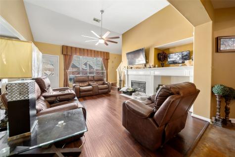 1605 Gatecreek Drive Pearland TX 77581