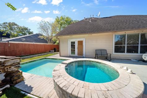 1605 Gatecreek Drive Pearland TX 77581