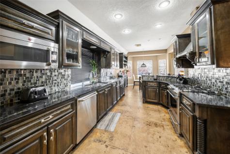 1605 Gatecreek Drive Pearland TX 77581